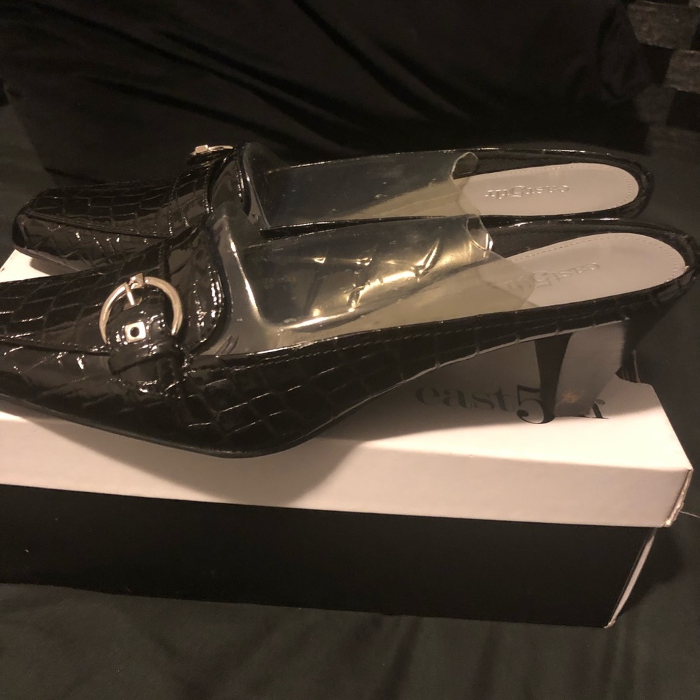 East 5th NWT Black Marbled Heels w/ Silver Buckle